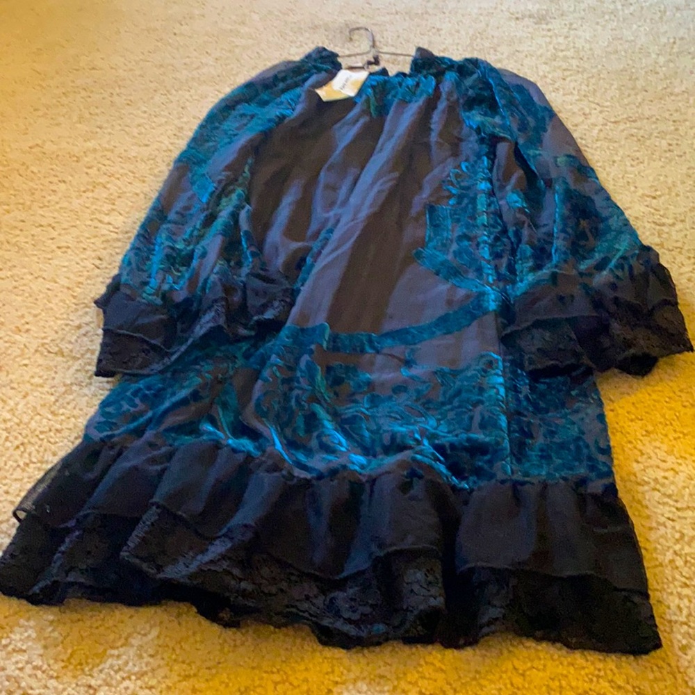 blue dress